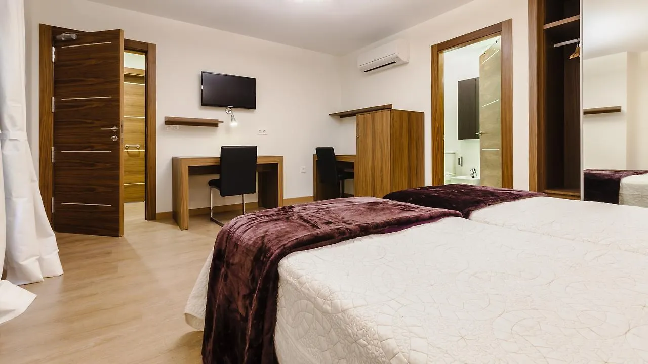Hostal Arriola Granada Hotel