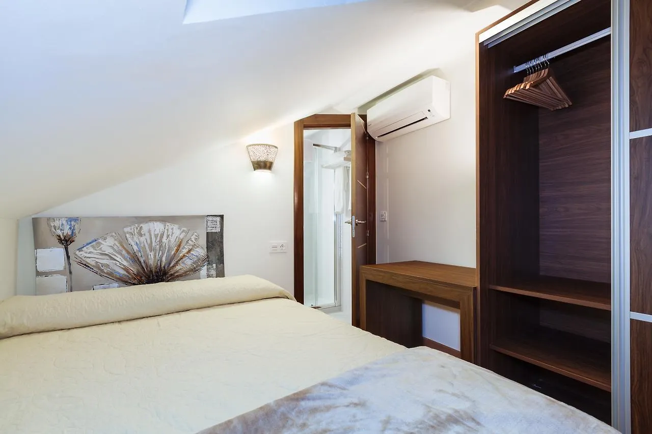 Hostal Arriola Granada Hotel